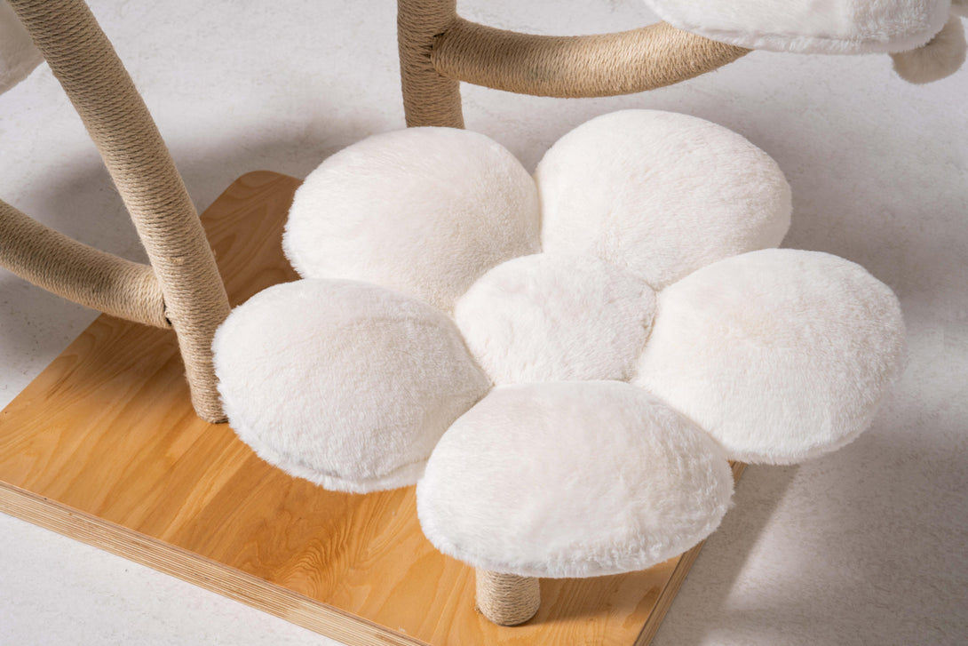 Integrated cat scratching posts on the Cloud Blossom Cat Tree
