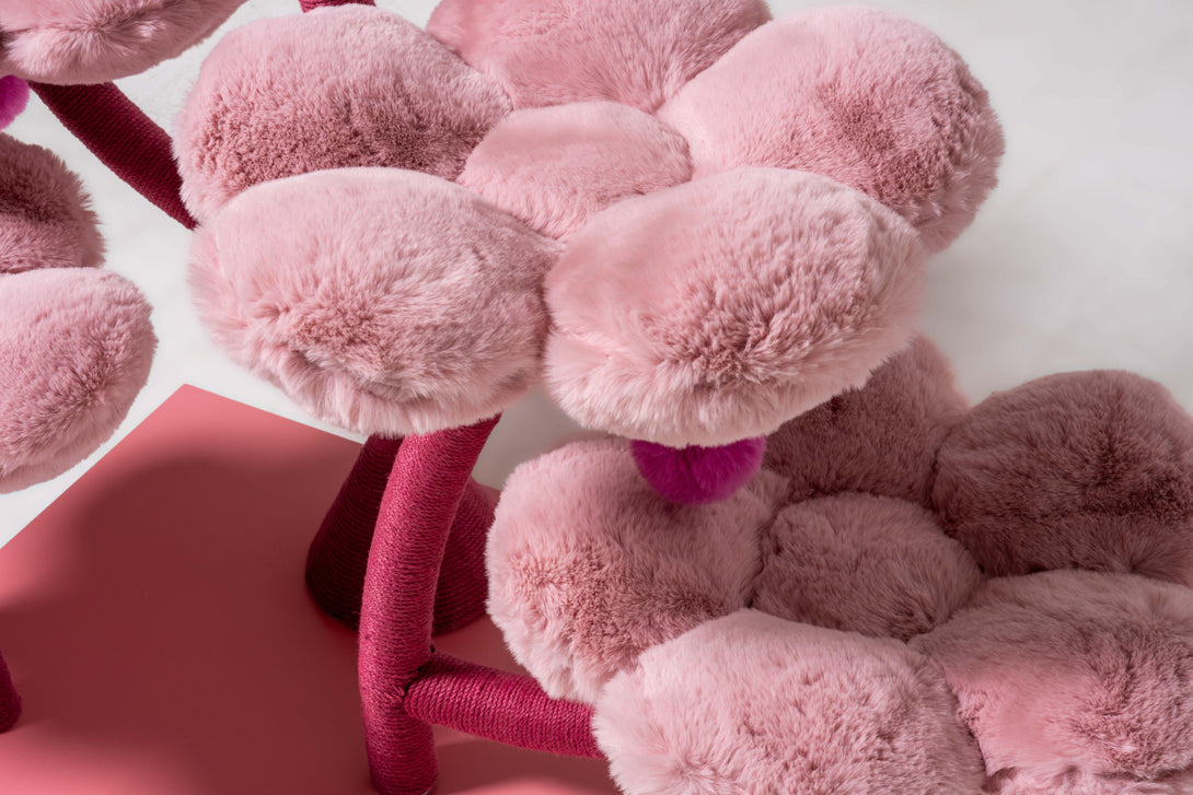 Integrated cat scratching posts on the Luxury Pink Daisy Cat Tree
